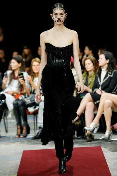 Look 46